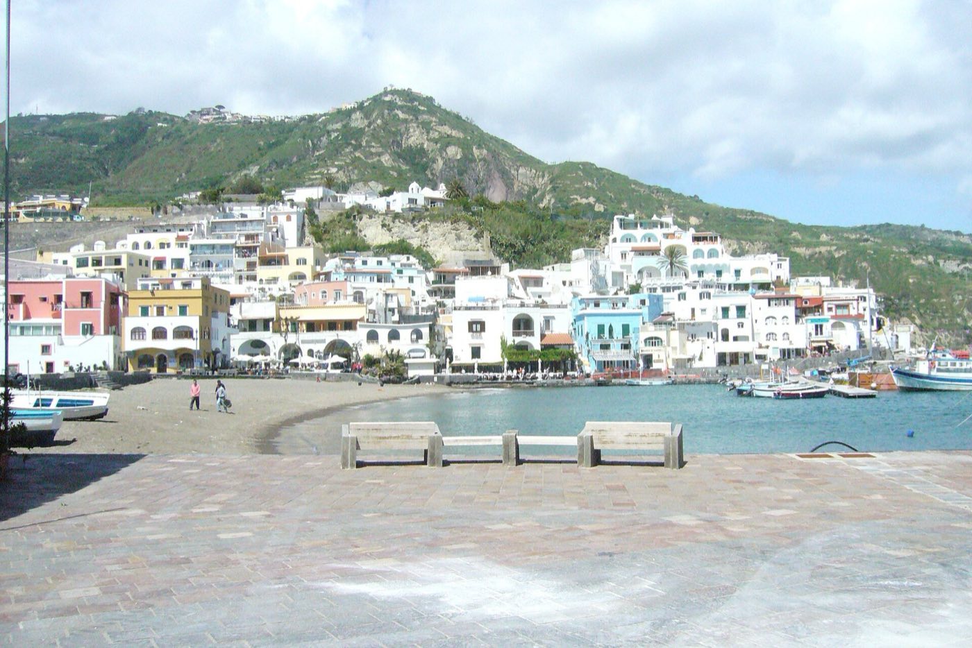 Sant'Angelo on Ischia, the island of thermal parks near Naples